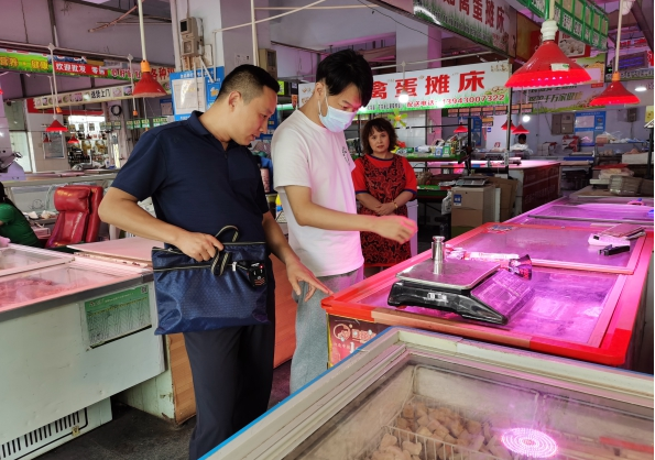 长春市市场监督管理局长春新区分局开展中秋节前计量检查工作